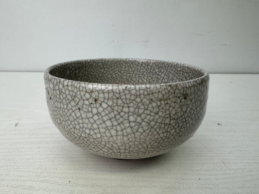 Y9820 CHAWAN Mino-ware bowl signed Japan antique tea ceremony pottery cup matcha