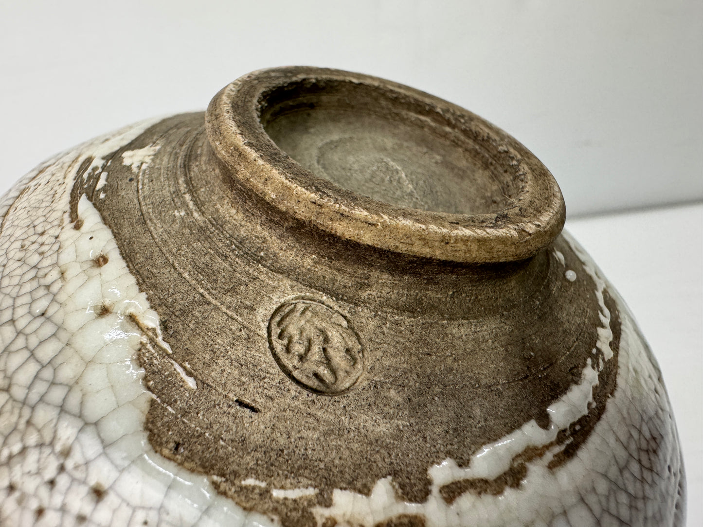 Y9820 CHAWAN Mino-ware bowl signed Japan antique tea ceremony pottery cup matcha