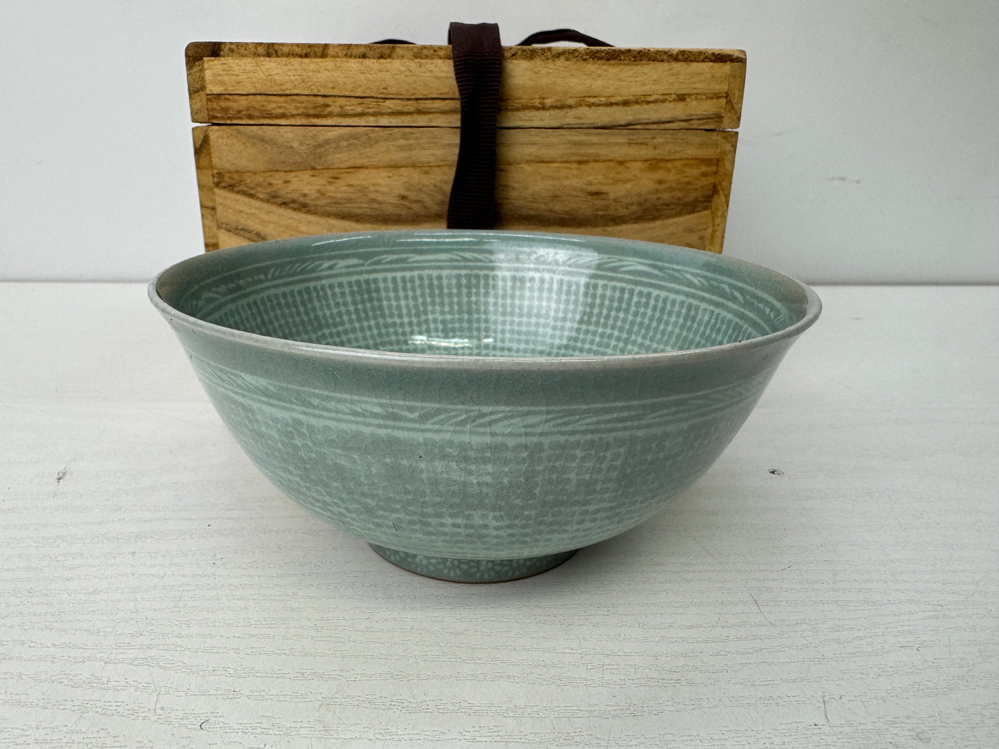 Y9822 CHAWAN Goryeo celadon bowl signed box Yu Hegan Korea antique tea cereony