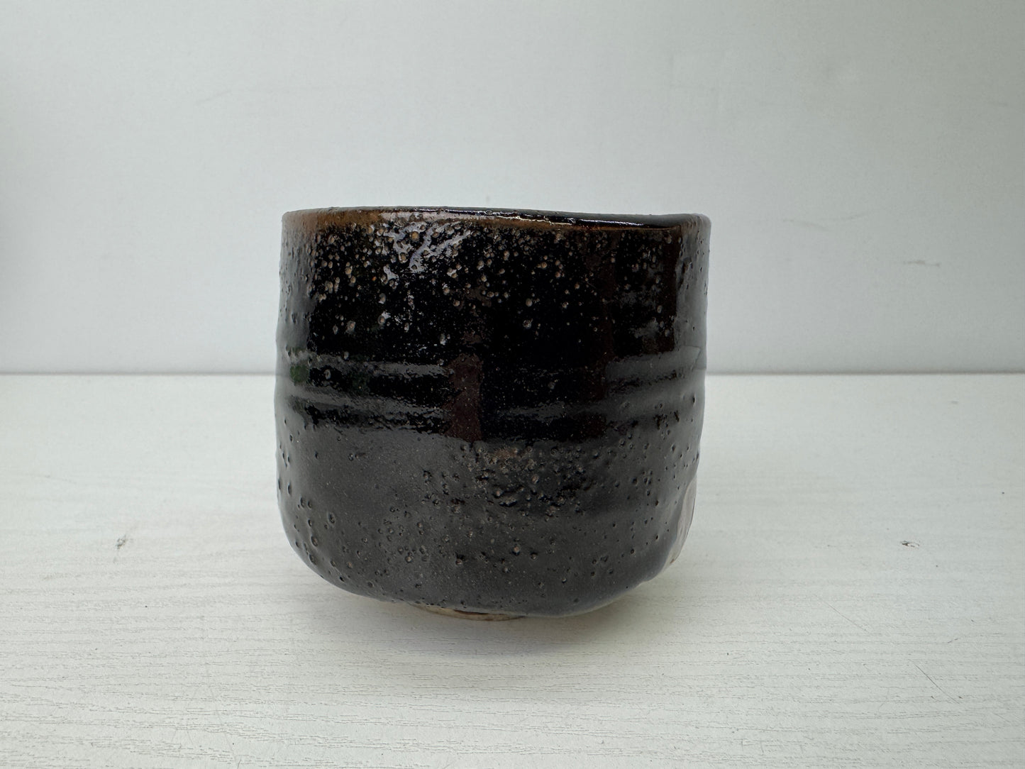 Y9824 CHAWAN Kuro Oribe tube bowl signed box Japan antique tea ceremony pottery