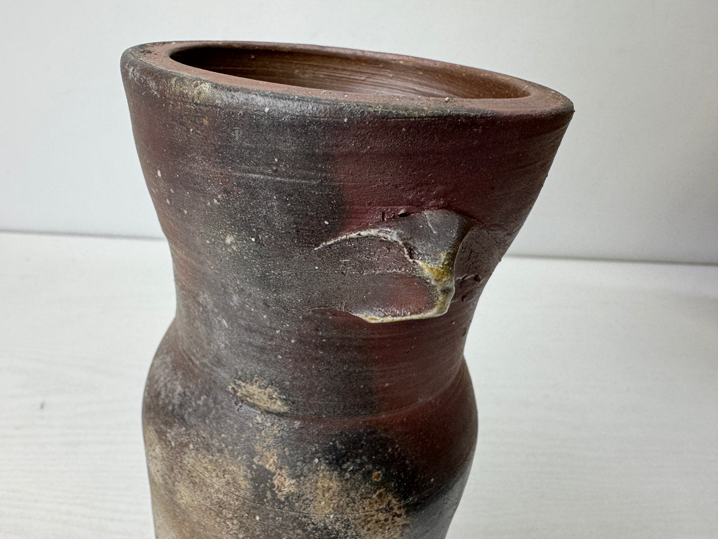 Y9834 FLOWER VASE Bizen-ware signed box Japan antique ikebana floral arrangement