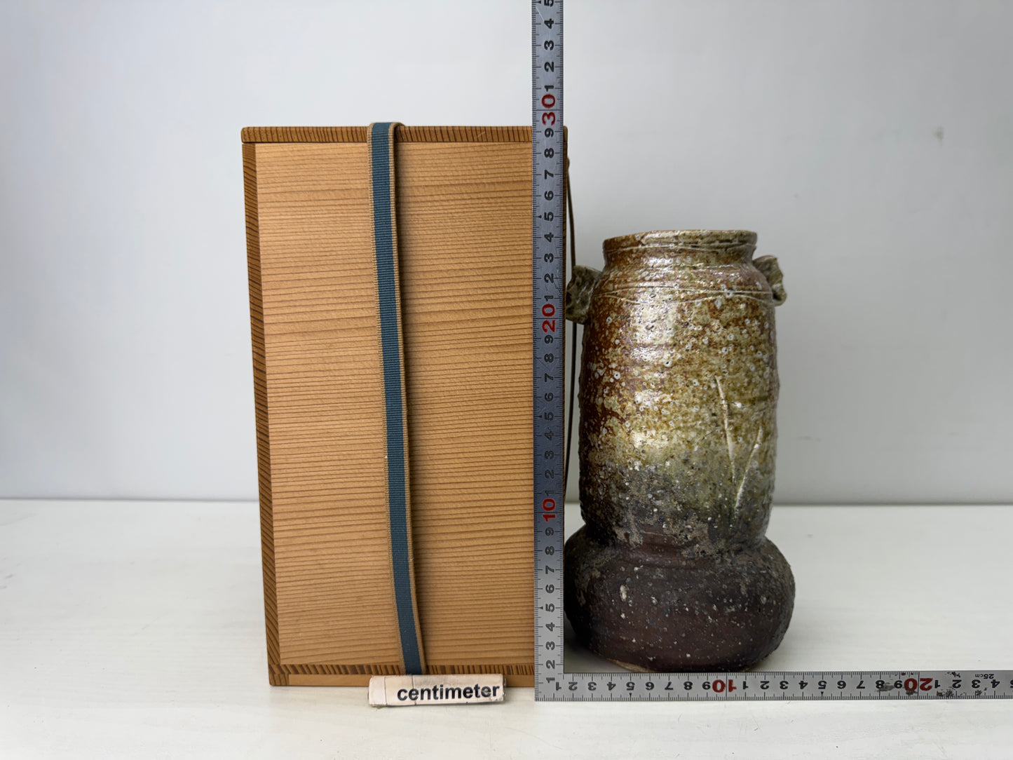 Y9835 FLOWER VASE Shigaraki-ware signed box Japan antique ikebana floral decor