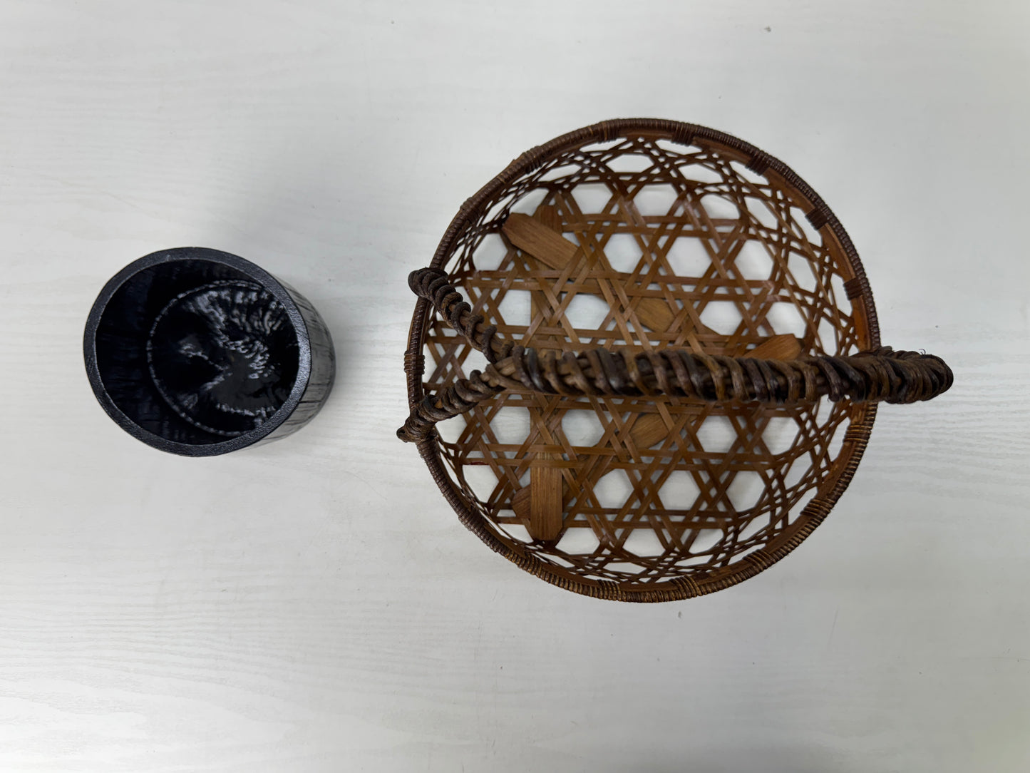 Y9838 Bamboo Woven Basket Flower vase box Japan antique ikebana floral interior