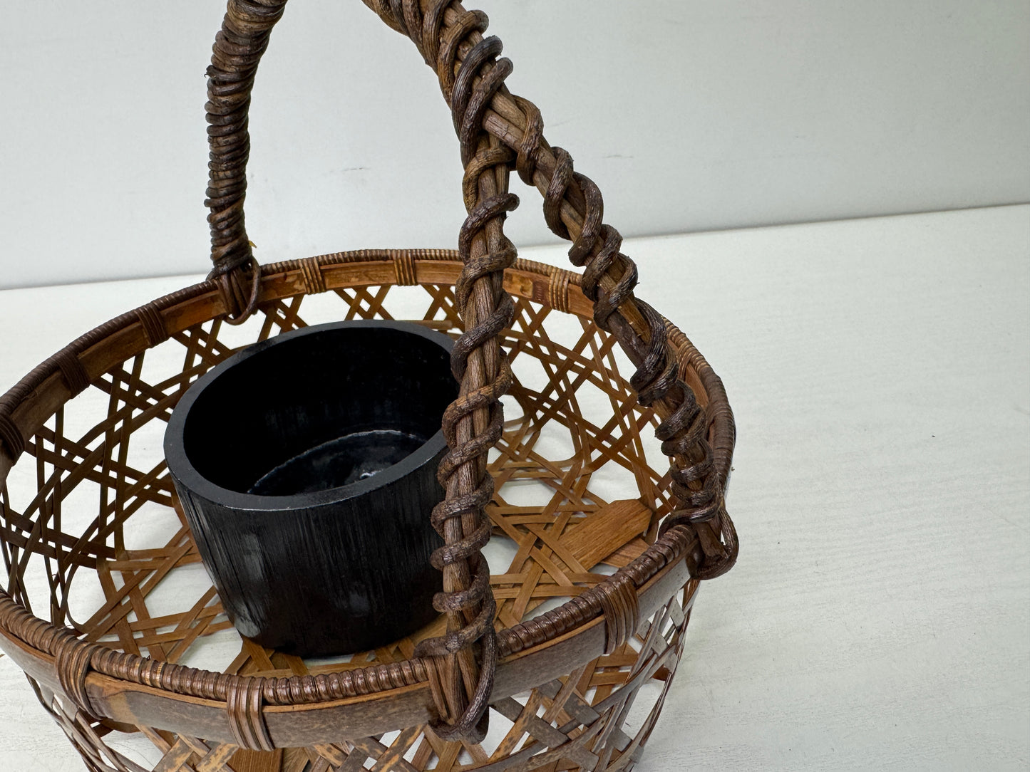 Y9838 Bamboo Woven Basket Flower vase box Japan antique ikebana floral interior