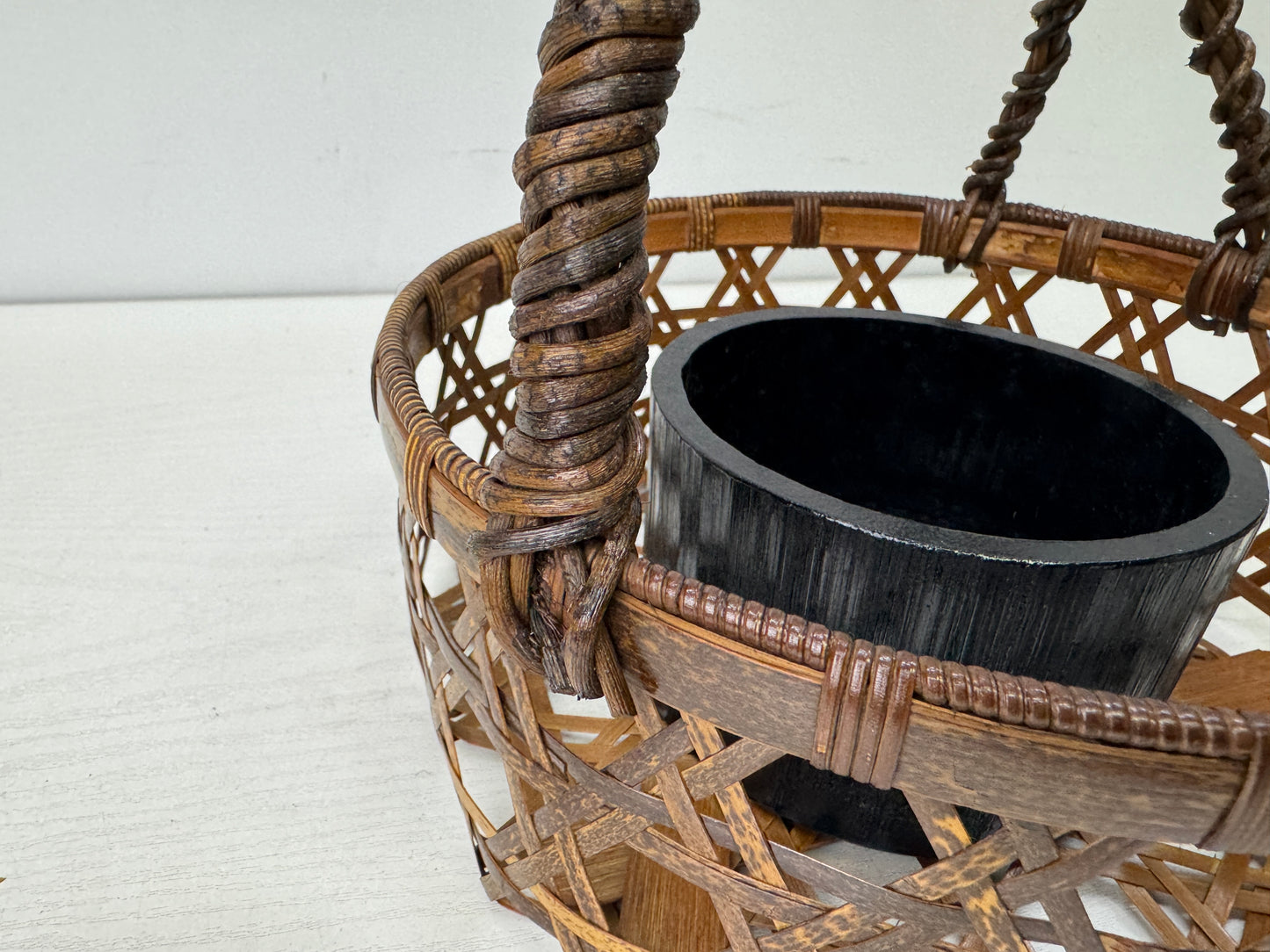 Y9838 Bamboo Woven Basket Flower vase box Japan antique ikebana floral interior