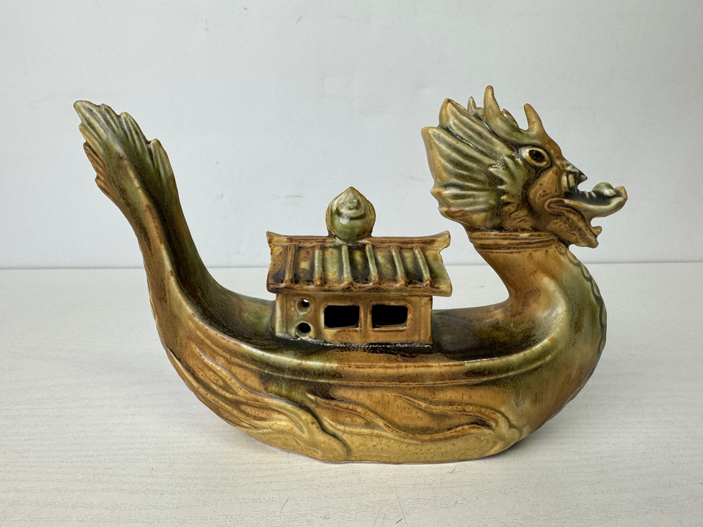Y9842 KOURO Kyo-ware Dragon signed Japan antique incense burner aromatherapy