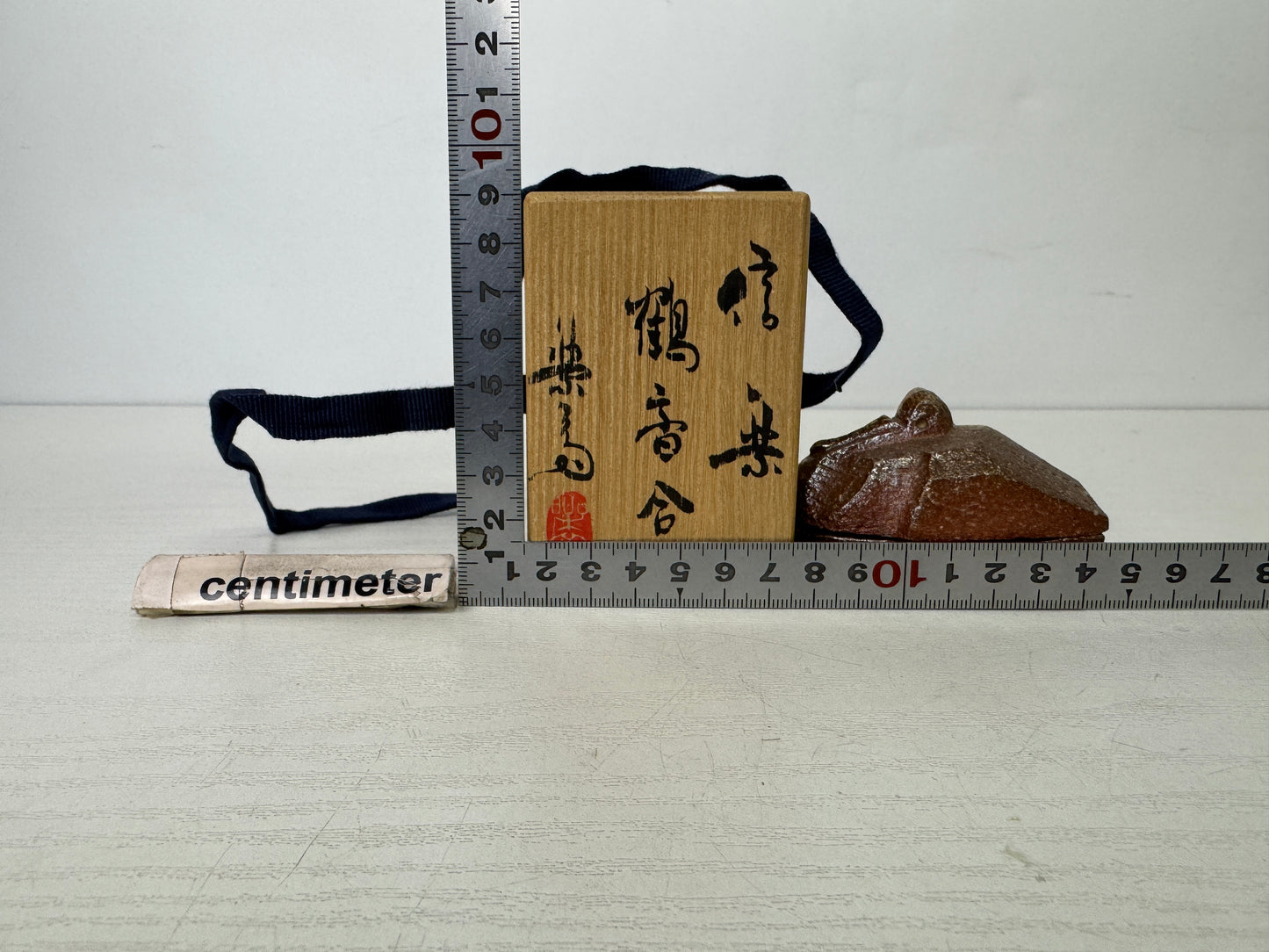 Y9843 BOX Shigaraki-ware Crane incense container signed box Japan antique aroma