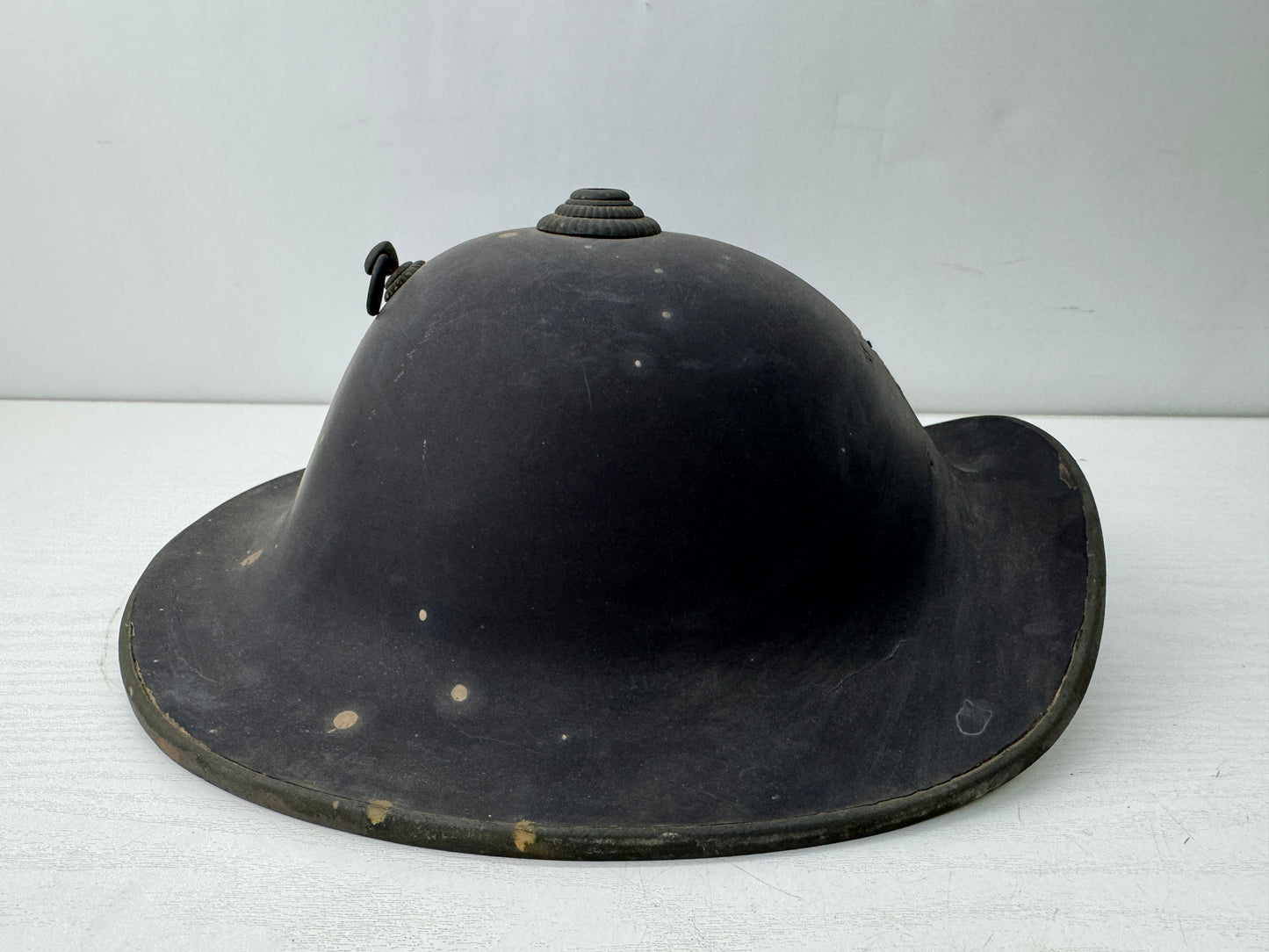 Y9858 JINGASA Vermilion-lacquered inside gold accents Japan antique samurai hat