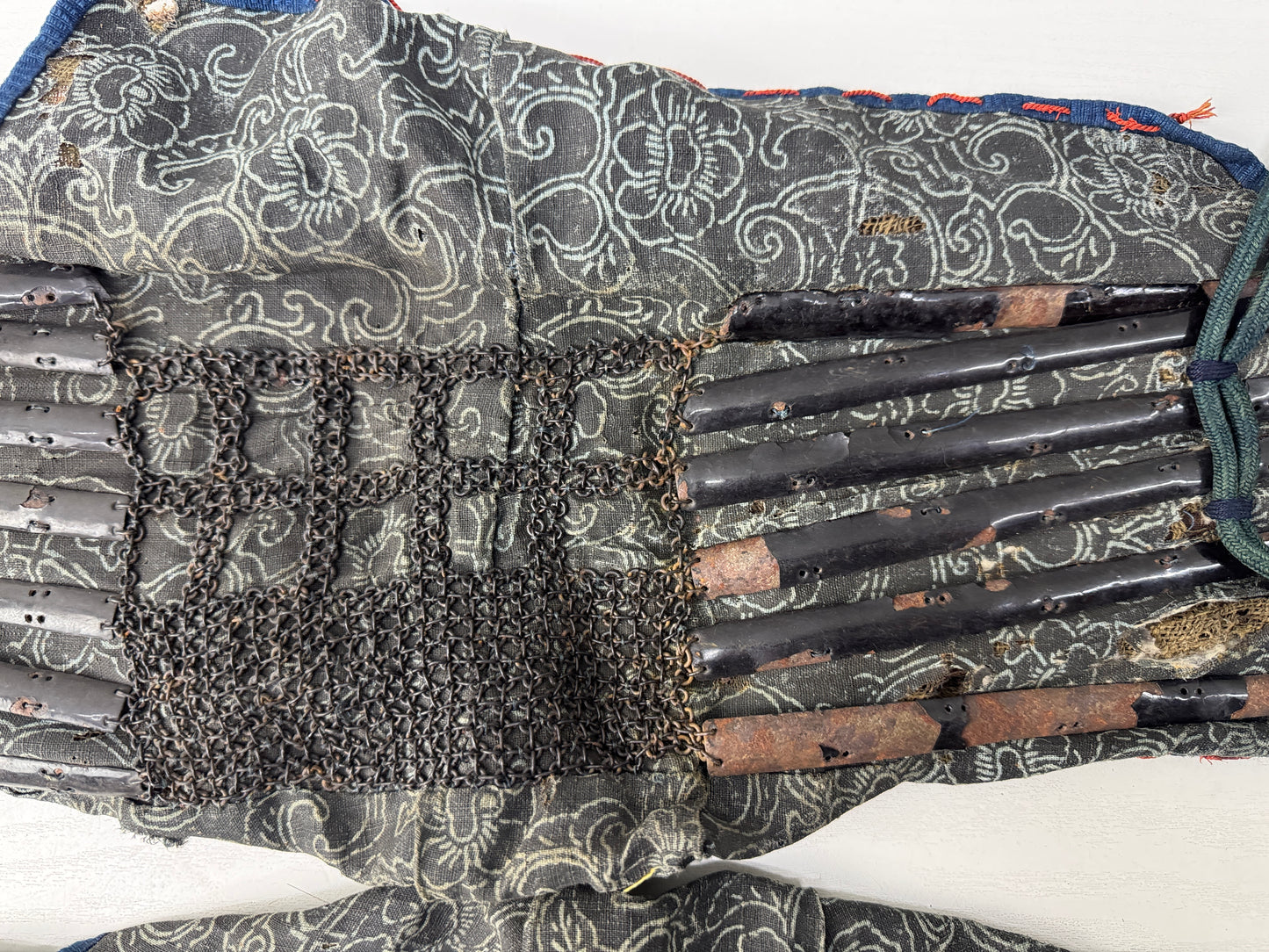 Y9859 YOROI Iron gauntlets Kote samurai armor protective gear Japan antique