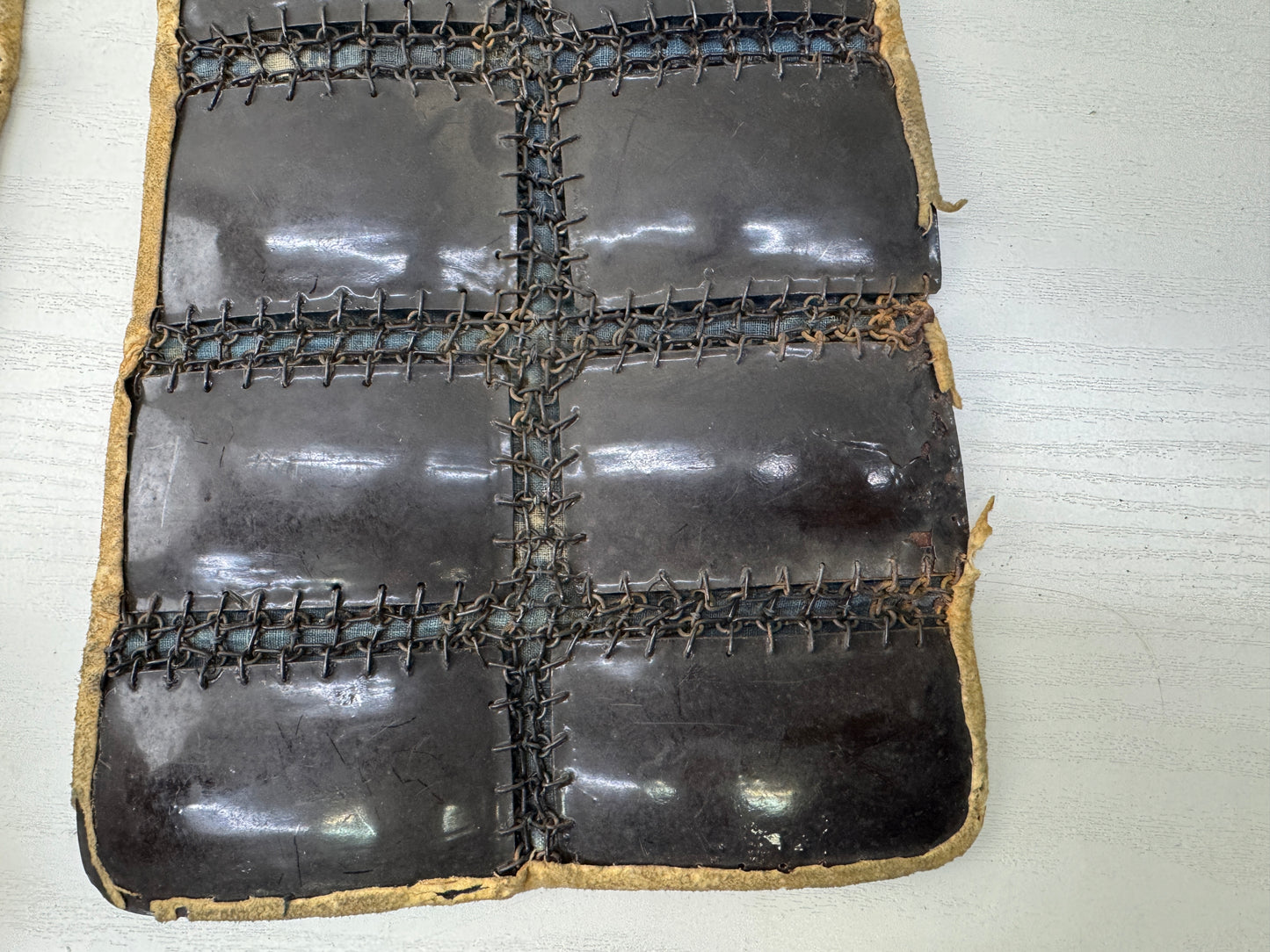 Y9860 YOROI Iron amor Karuta torso samurai bushi protective gear Japan antique