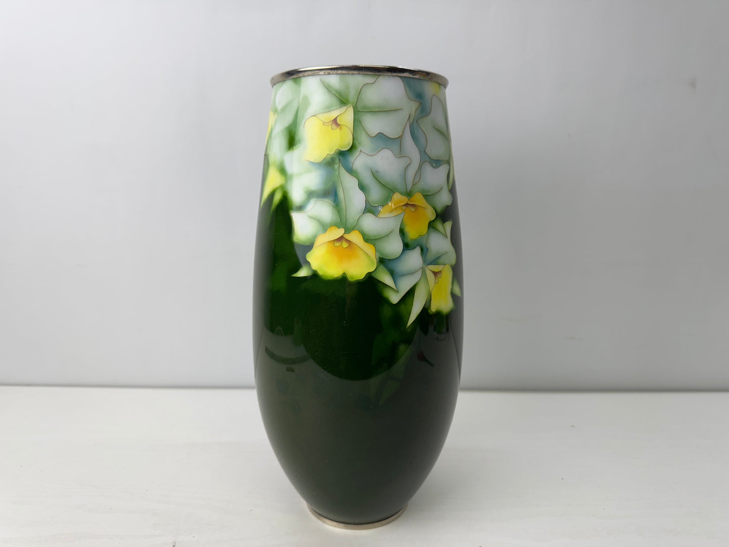 Y9862 FLOWER VASE Cloisonne green floral pattern signed box Japan antique decor