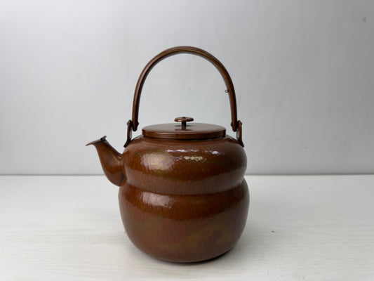 Y9868 KETTLE Copper hammered tea pot signed teapot Japan antique kitchen cooking
