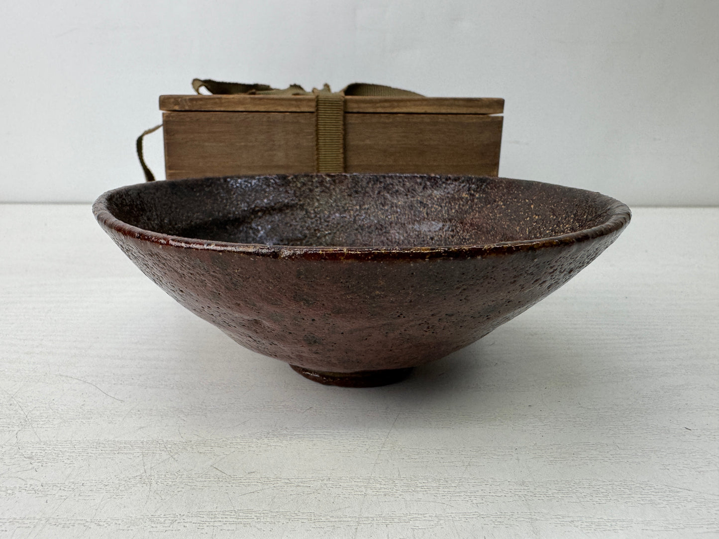 Y9883 CHAWAN Raku-ware flat bowl signed box Japan antique tea ceremony pottery