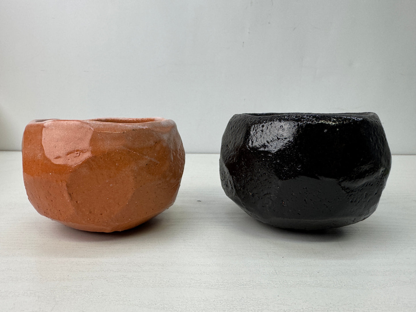 Y9902 CHAWAN Raku-ware bowl signed box beveled edges Japan antique tea ceremony