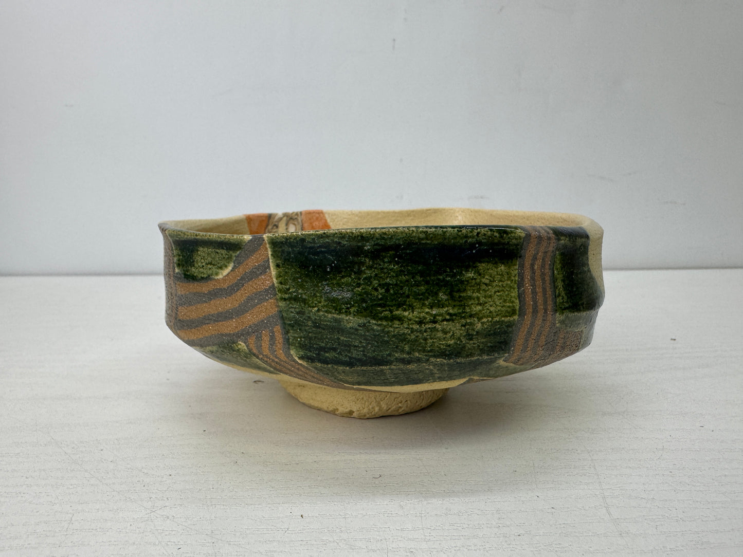 Y9905 CHAWAN Oribe-ware kneaded bowl signed box Japan antique tea ceremony cup