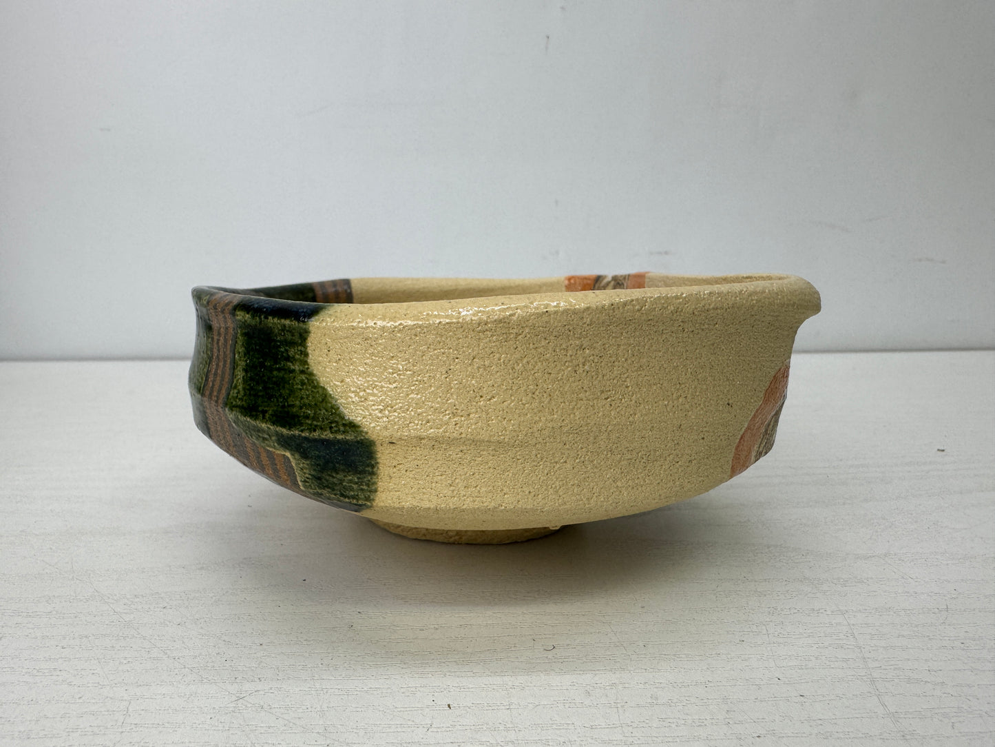 Y9905 CHAWAN Oribe-ware kneaded bowl signed box Japan antique tea ceremony cup