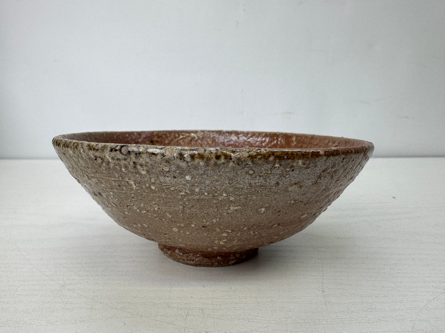 Y9906 CHAWAN Shigaraki-ware bowl signed box Japan antique tea ceremony pottery