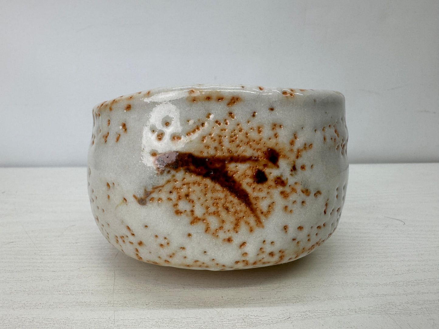 Y9912 CHAWAN Shino-ware bowl signed box Japan antique tea ceremony pottery cup