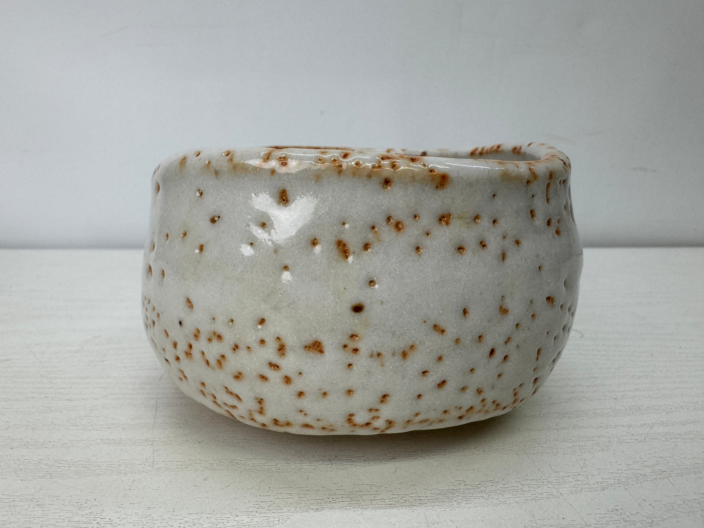 Y9912 CHAWAN Shino-ware bowl signed box Japan antique tea ceremony pottery cup