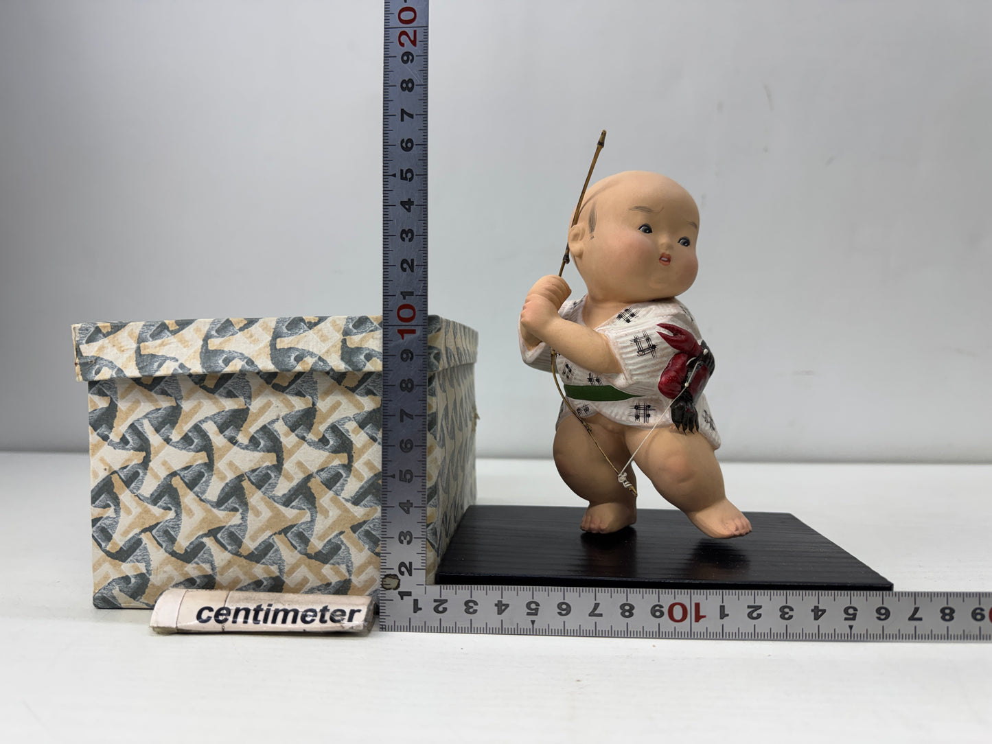 Y9916 NINGYO Hakata doll Crab fishing child Showa retro Japan vintage figurine