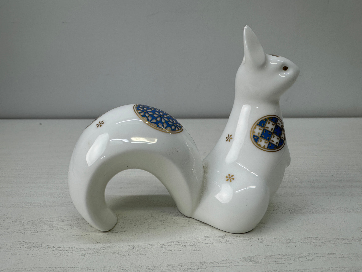 Y9919 OKIMONO Noritake ceramic Squirrel figurine signed Japan antique interior