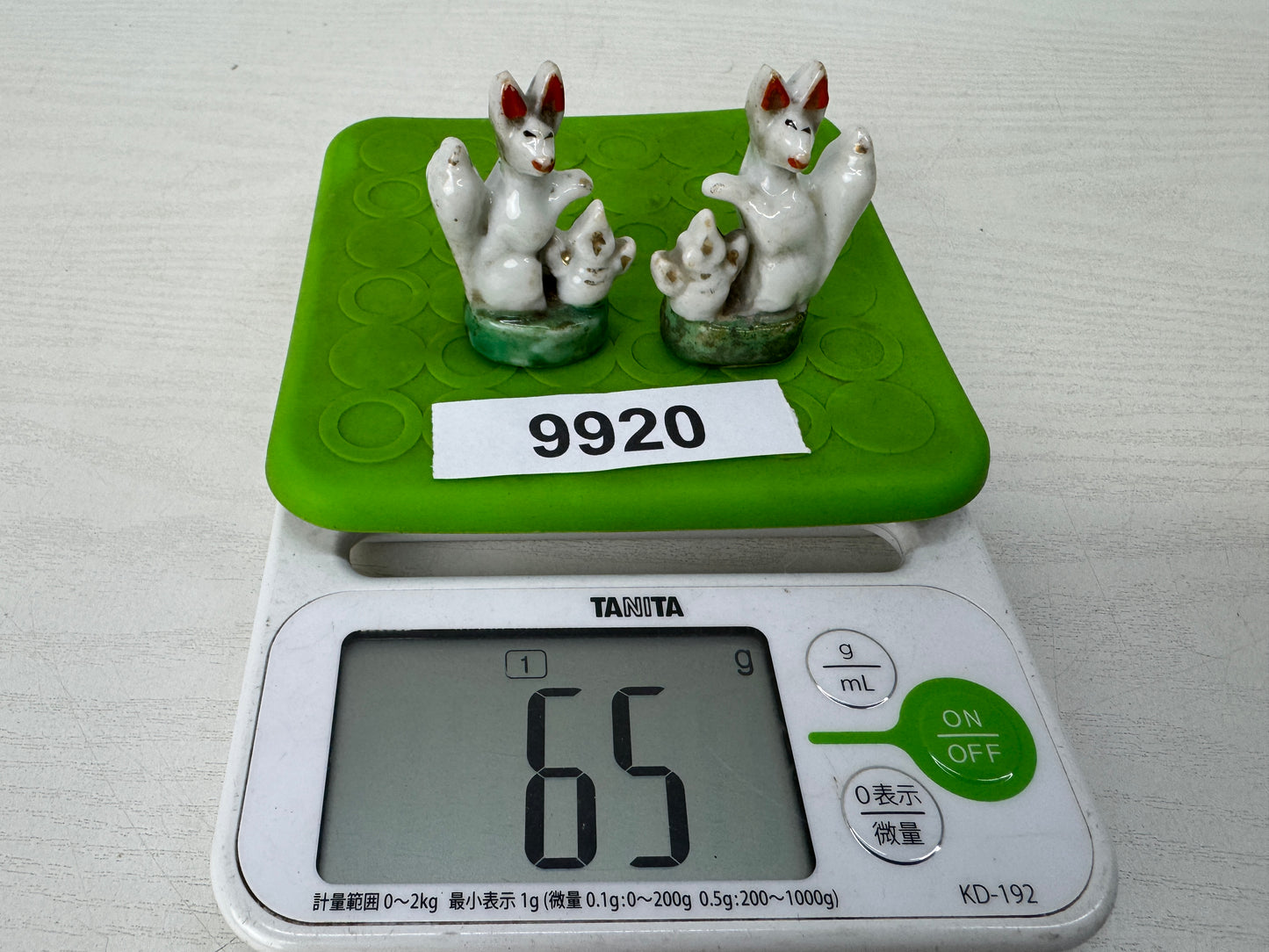 Y9920 OKIMONO small Inari fox figurine pair ceramic Japan antique interior decor