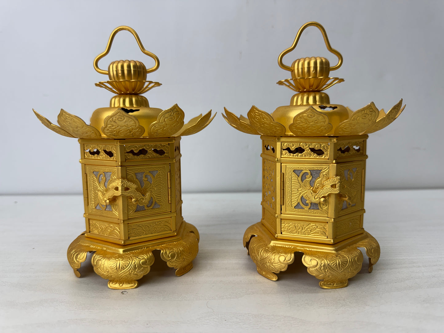 Y9923 TOUROU small golden Hanging lantern pair Japan antique interior lighting