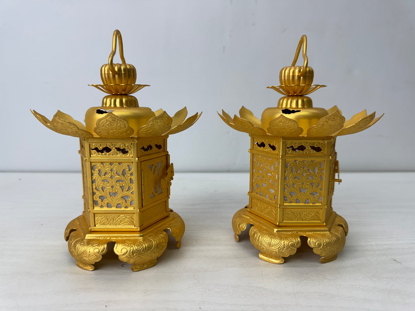 Y9923 TOUROU small golden Hanging lantern pair Japan antique interior lighting
