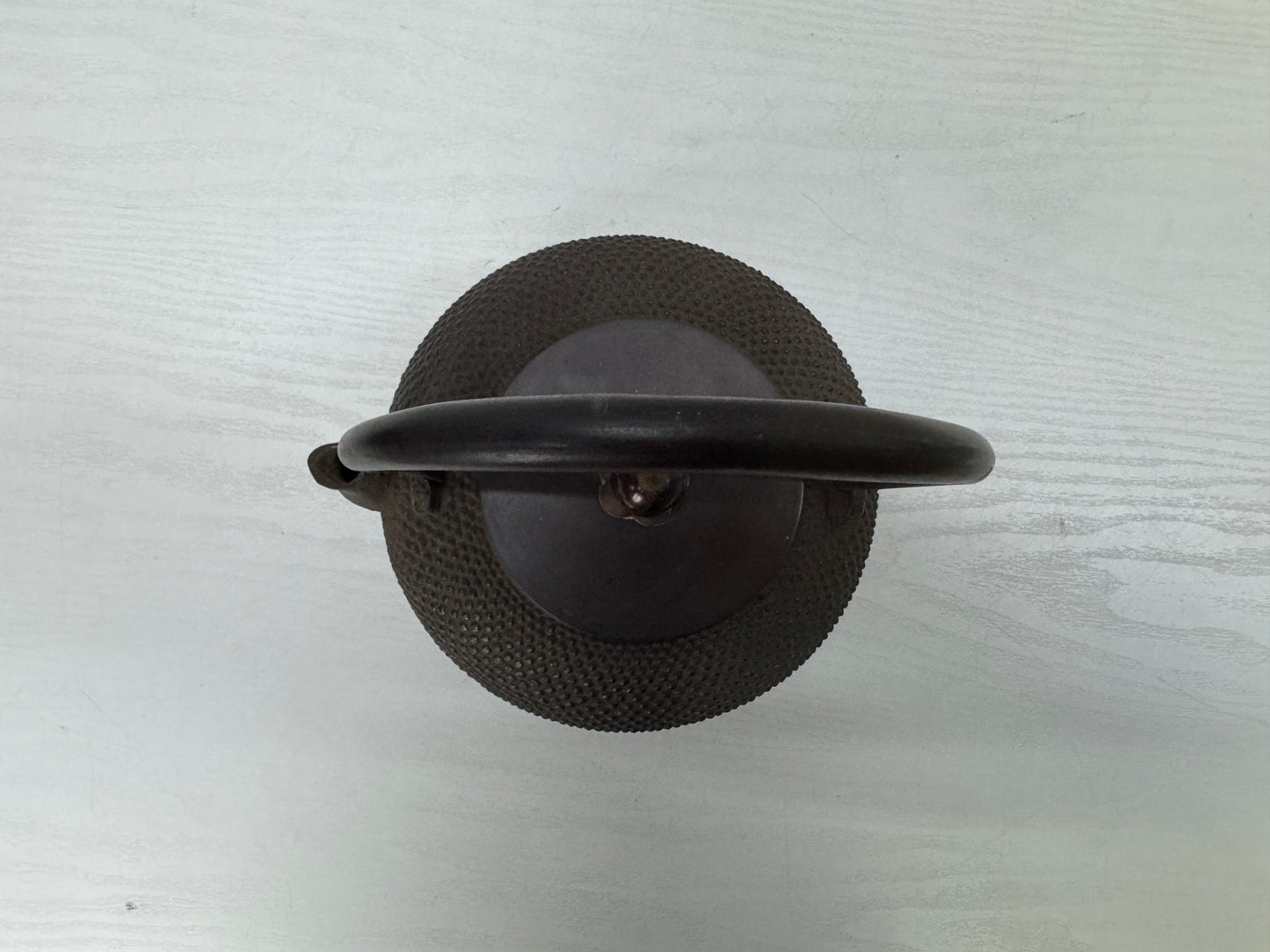 Y9939 TETSUBIN Iron kettle Arare pattern copper lid Japan antique teapot tea