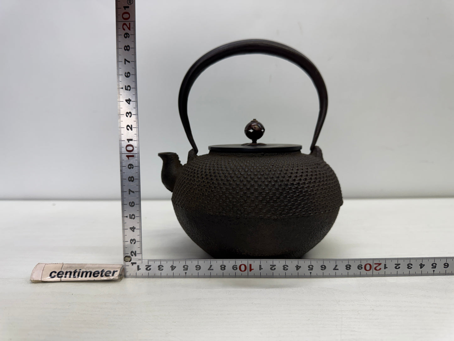 Y9939 TETSUBIN Iron kettle Arare pattern copper lid Japan antique teapot tea