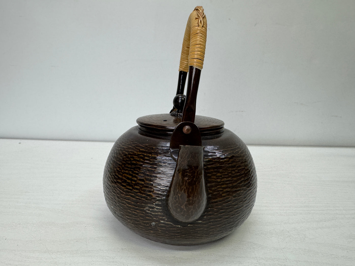 Y9940 KETTLE Copper hammered tea pot water jug Japan antique kitchen cooking