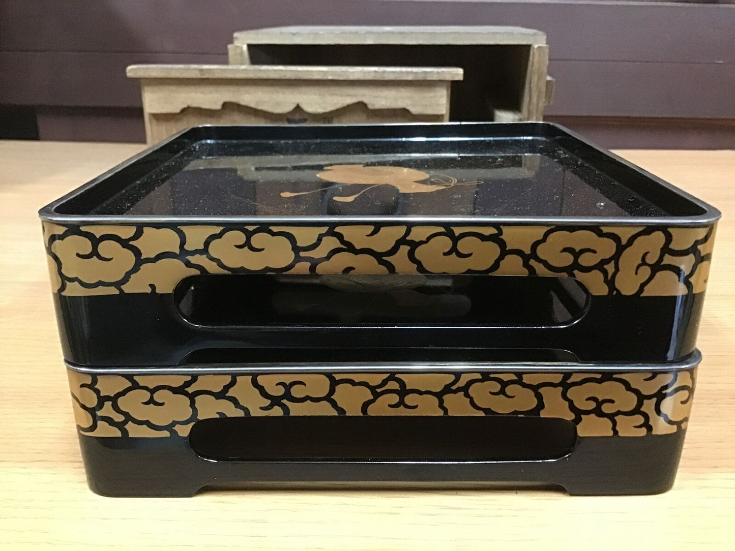 Y0496 TRAY Makie gold lacqure legged platter box OBON OZEN Japanese Antique