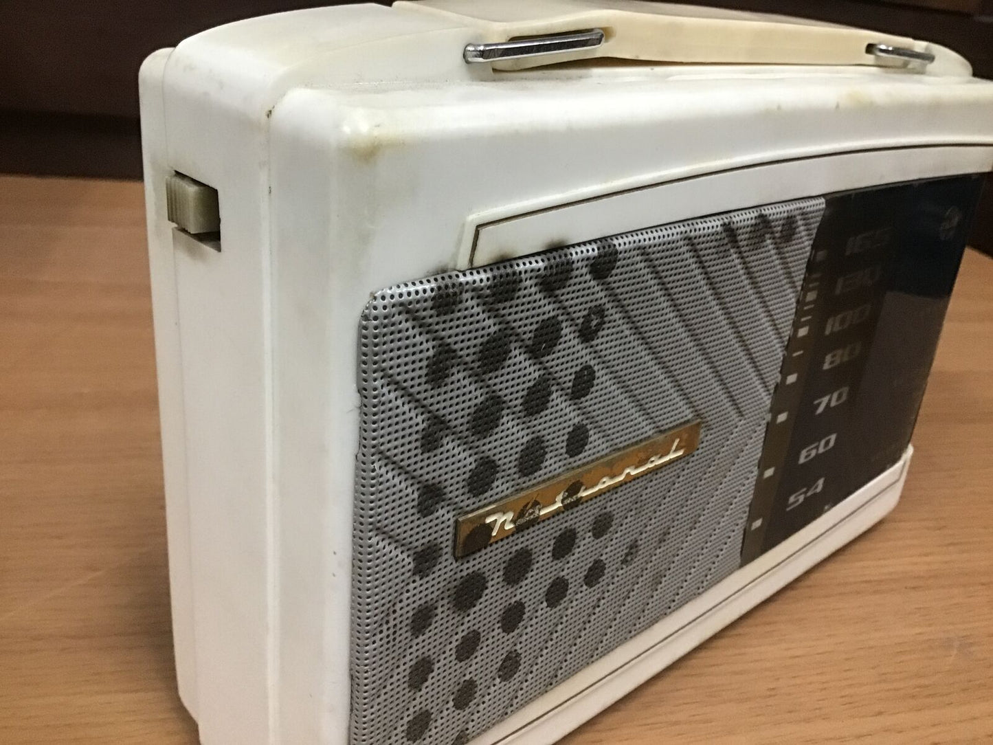 Y0941 RADIO NATIONAL transistor portable handle Japanese antique vintage
