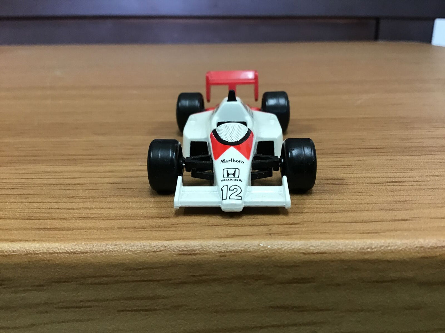 Y0111 TOMICA McLaren F-1 red box TAKARA TOMY vintage mini car from Japan rare