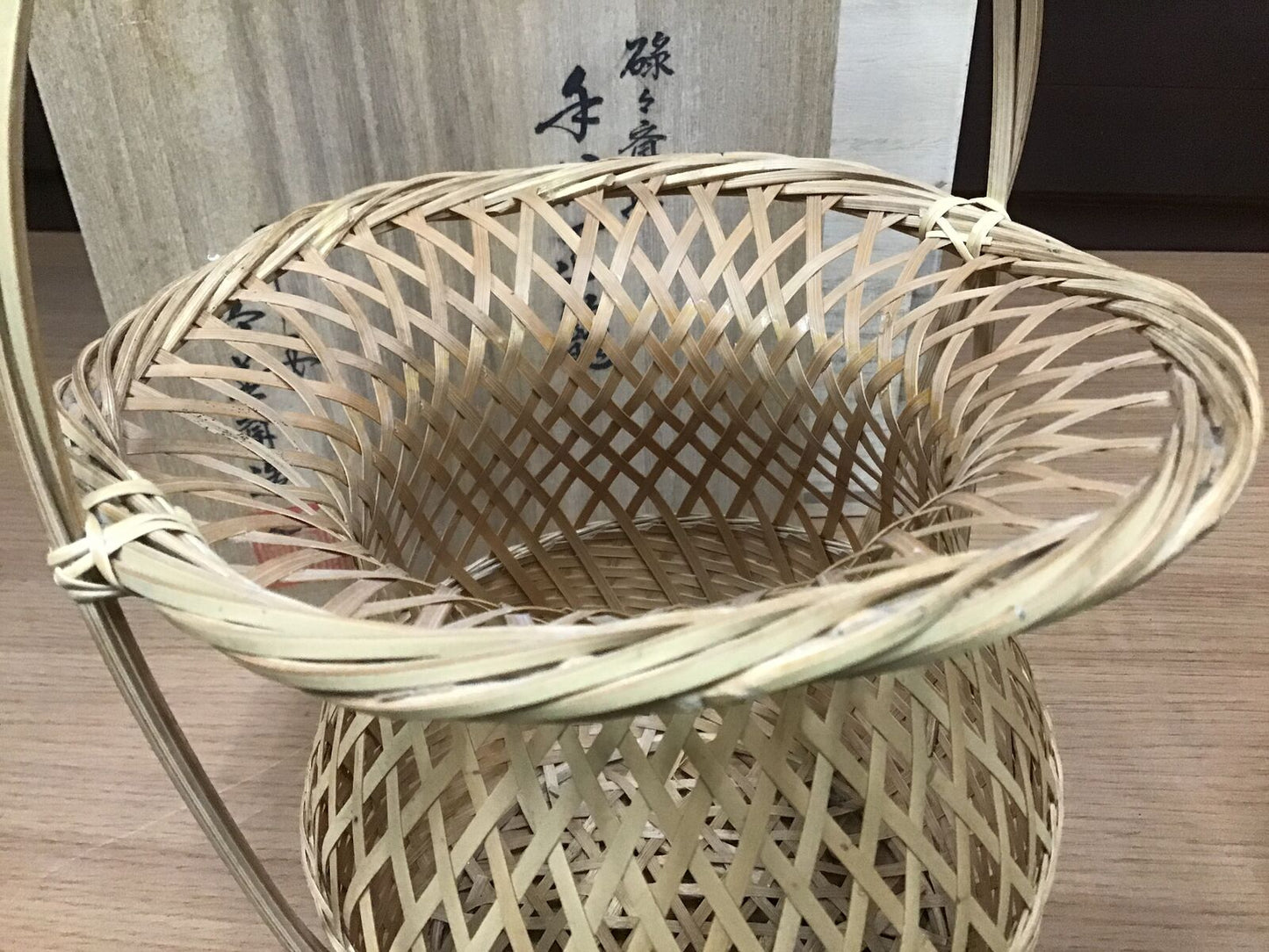 Y0775 FLOWER VASE Bamboo handle basket signed box Japanese antique ikebana kabin