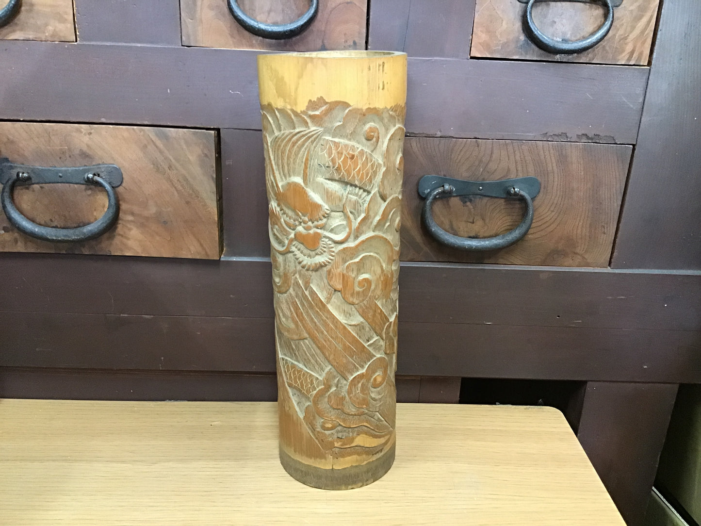 Y1111 FLOWER VASE Bamboo dragon carving signed Japanese antique ikebana kabin