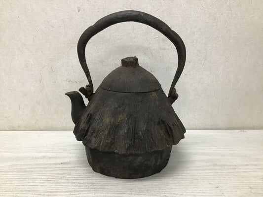 Y1205 TETSUBIN Meiji thatched roof shape Japanese Iron Tea Kettle Teapot antique