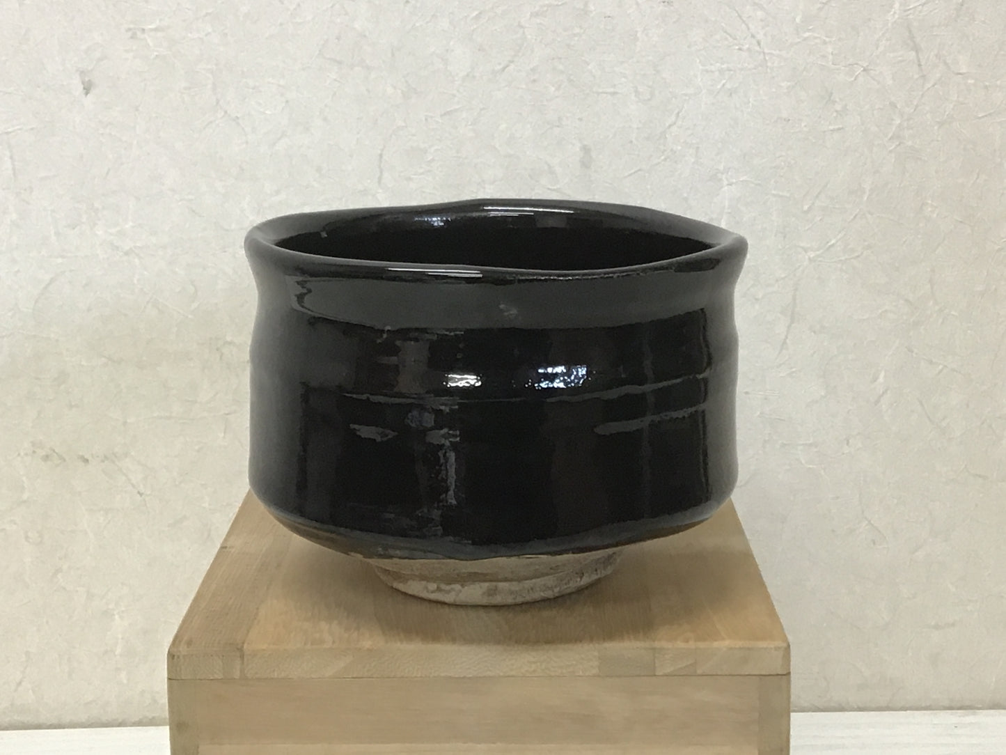 Y1644 CHAWAN Black Oribe signed box Japanese bowl pottery Japan tea ceremony