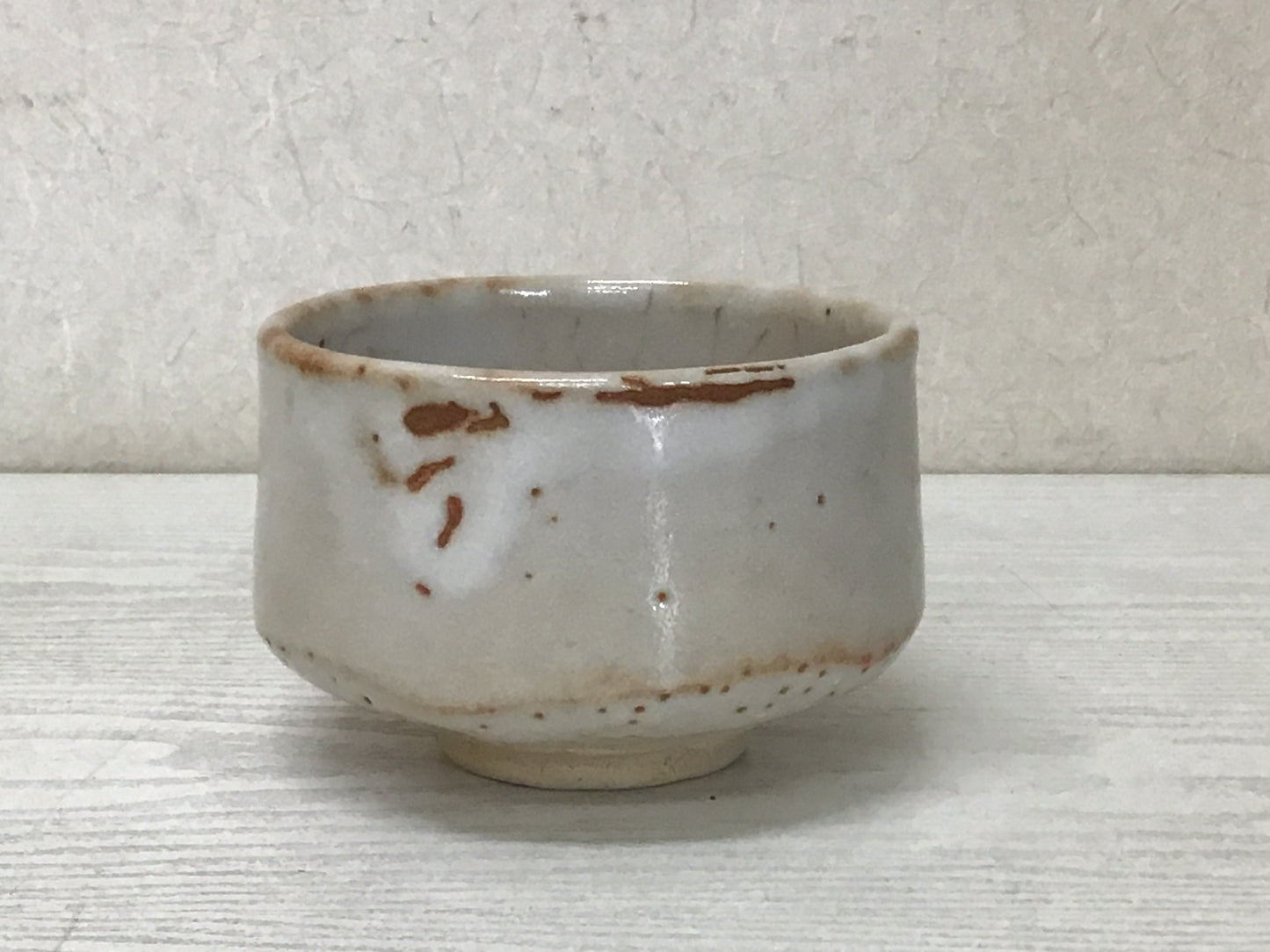 Y1648 CHAWAN Shino-ware signed box Japanese bowl pottery Japan tea ceremony
