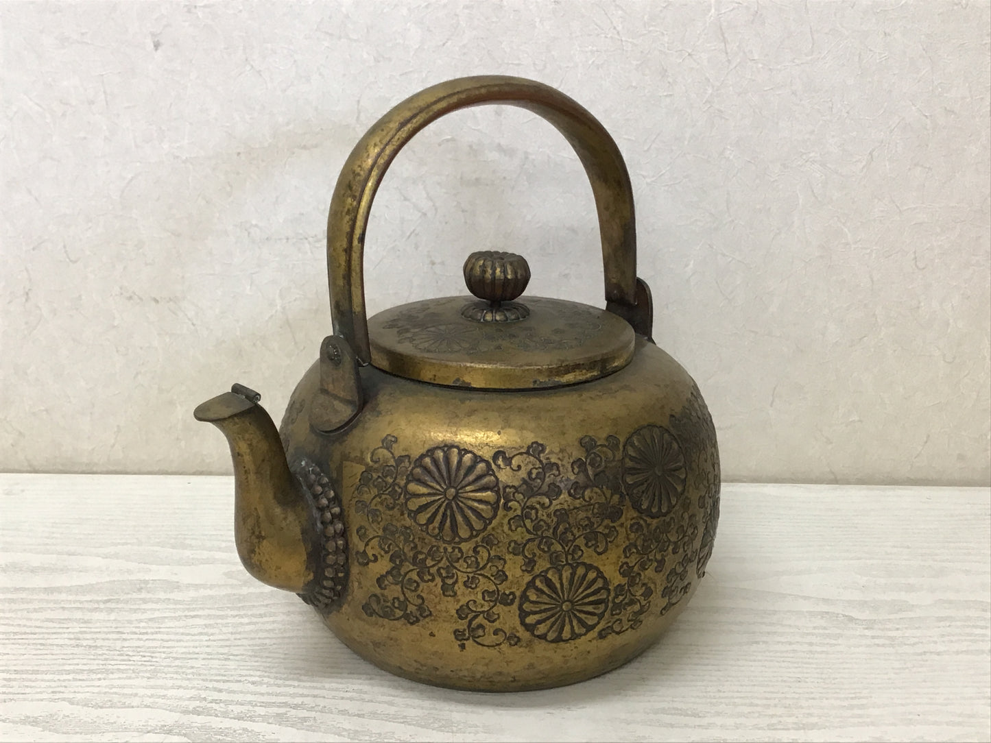 Y1708 TEA POT copper Kettle chrysanthemum arabesque Japan Tea Ceremony antique