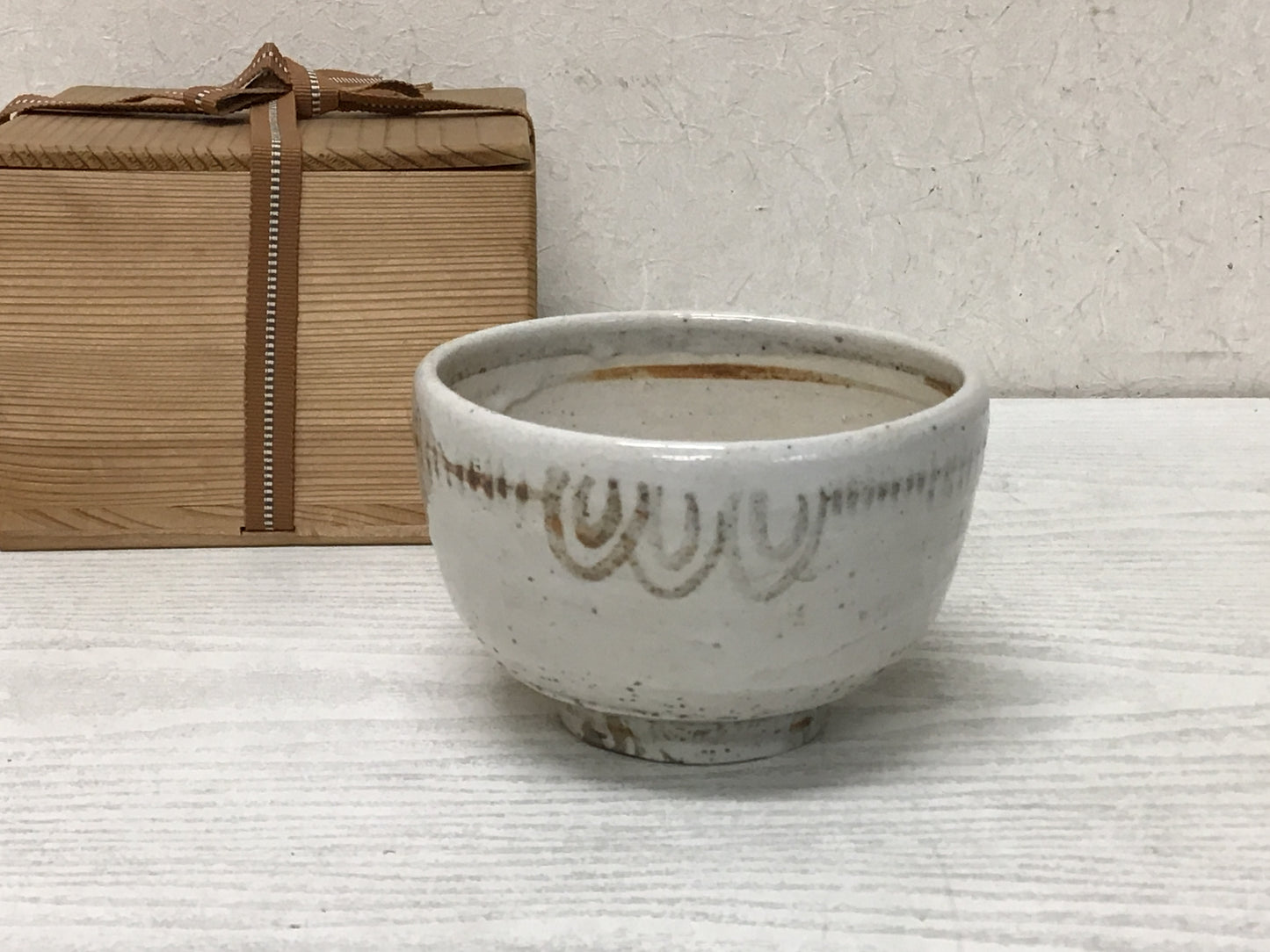 Y1762 CHAWAN Shino-ware box Japanese bowl pottery Japan tea ceremony antique