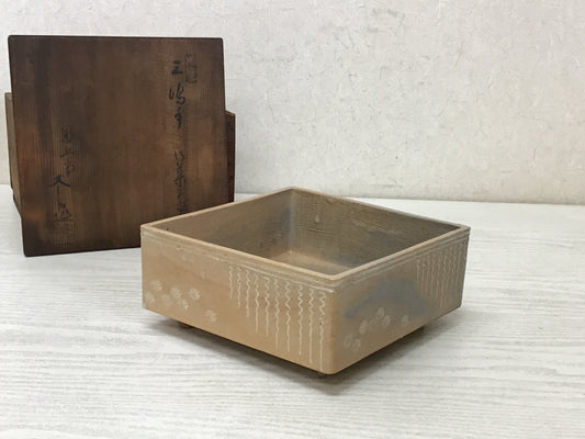 Y1805 CHAWAN Seto-ware square confectionery signed box Japanese pottery antique