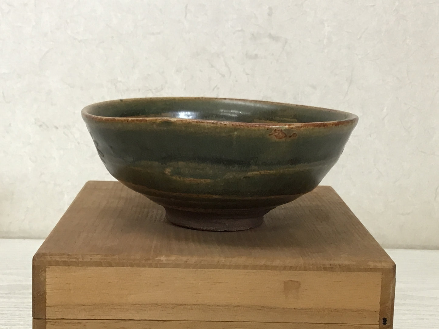 Y1809 CHAWAN Tsurumai-ware signed box Japanese bowl pottery Japan tea ceremony