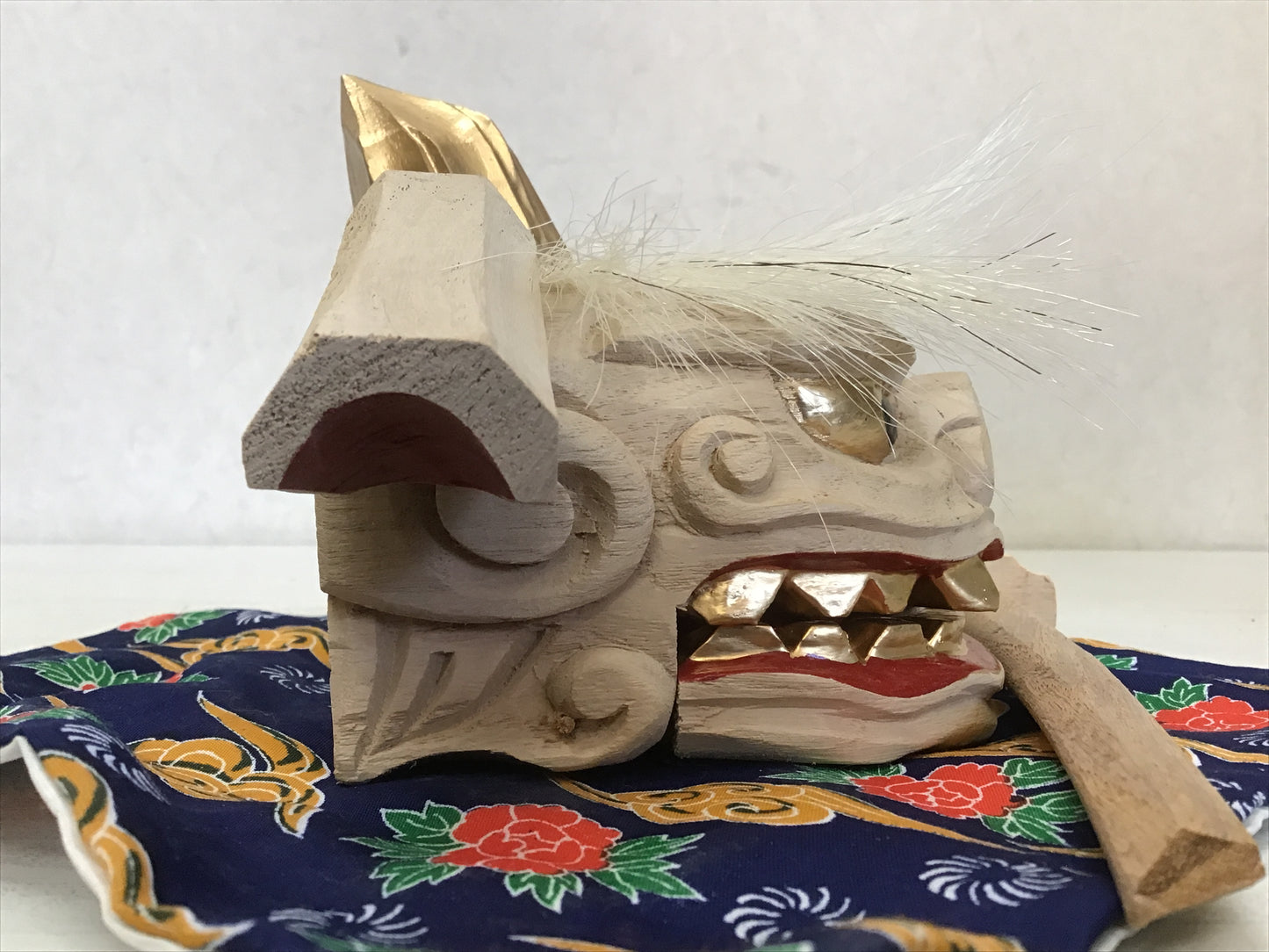 Y1993 OKIMONO Lion Head figure wood carving signed box Japan antique decor