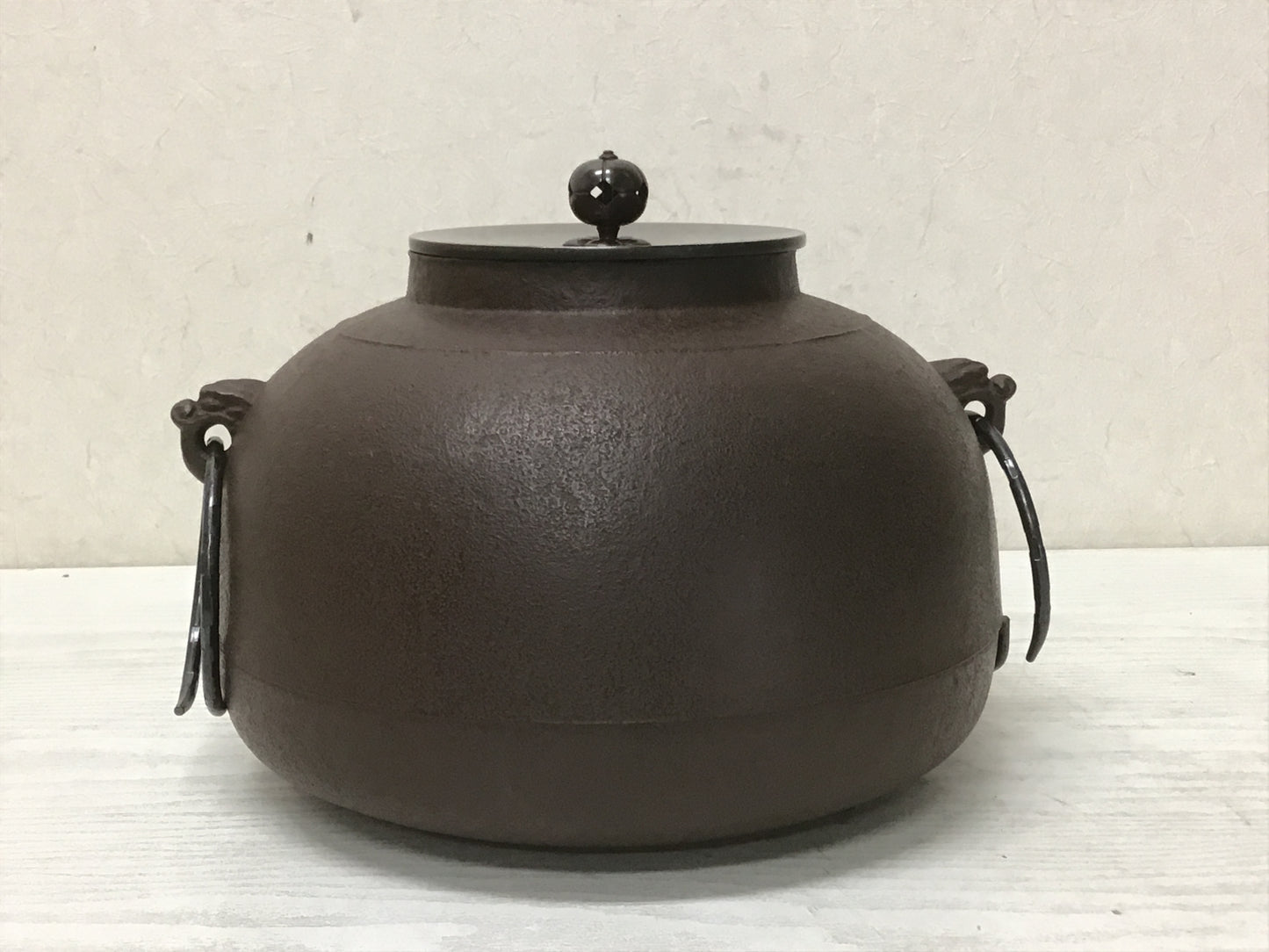 Y2043 CHAGAMA Iron Syason Kakutani signed box Tea Kettle Teapot Japan antique