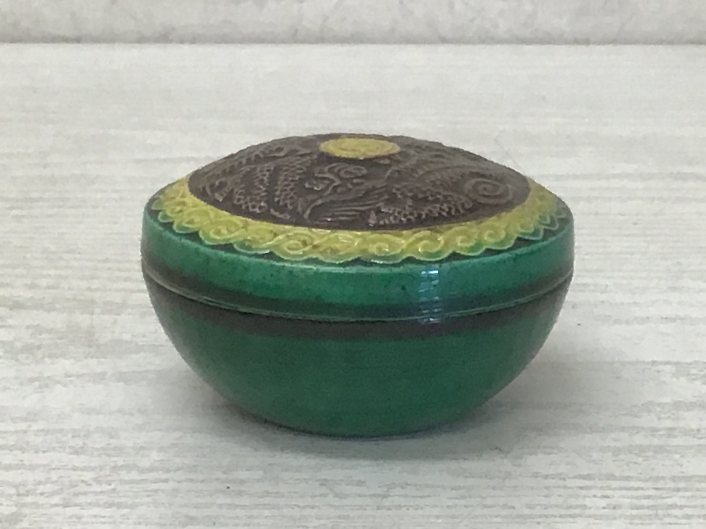 Y2077 BOX Kouchi-ware Incense Container dragon signed box aromatherapy fragrance