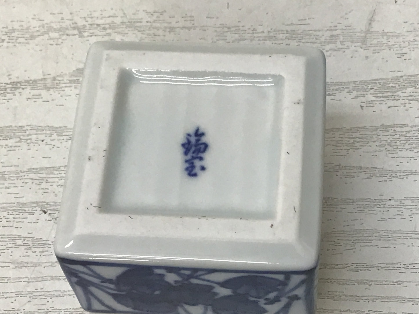 Y2078 BOX Seto-ware Incense Container underglaze blue signed box aroma fragrance