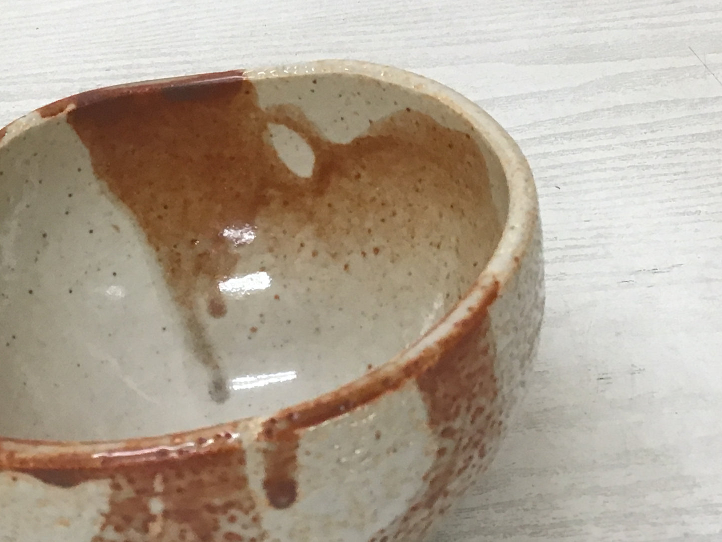 Y2090 CHAWAN Shino-ware signed box Japanese bowl pottery Japan tea ceremony