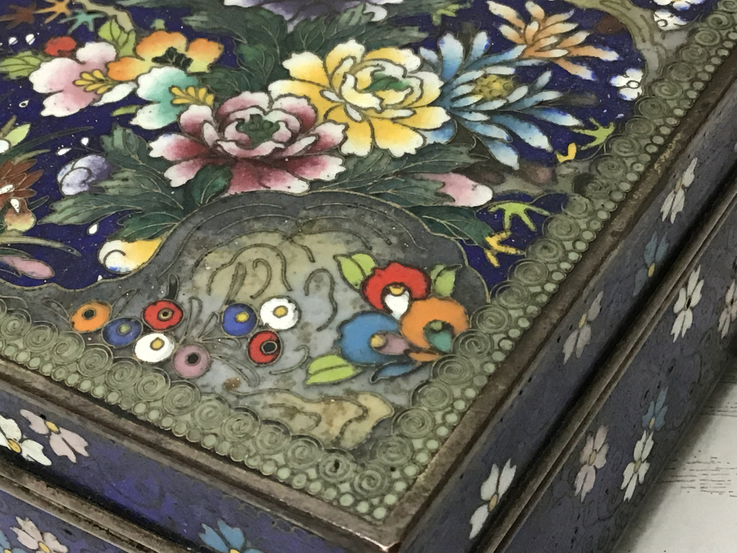 Y2249 BOX cloisonne ware accessory case flowers birds Japanese antique decor