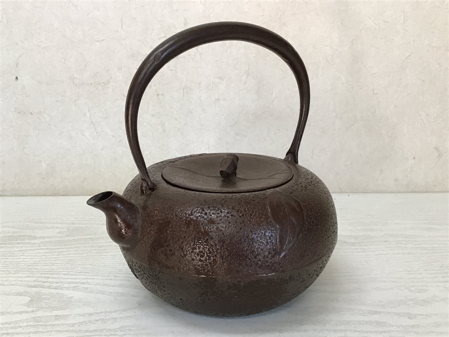 Y2254 TETSUBIN Nanbu Nambu leaf Japanese Iron Tea Kettle Teapot antique